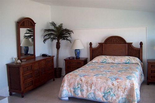 Pelican Beach Villas Марш-Харбор Экстерьер фото