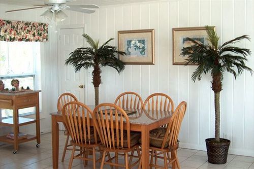 Pelican Beach Villas Марш-Харбор Экстерьер фото